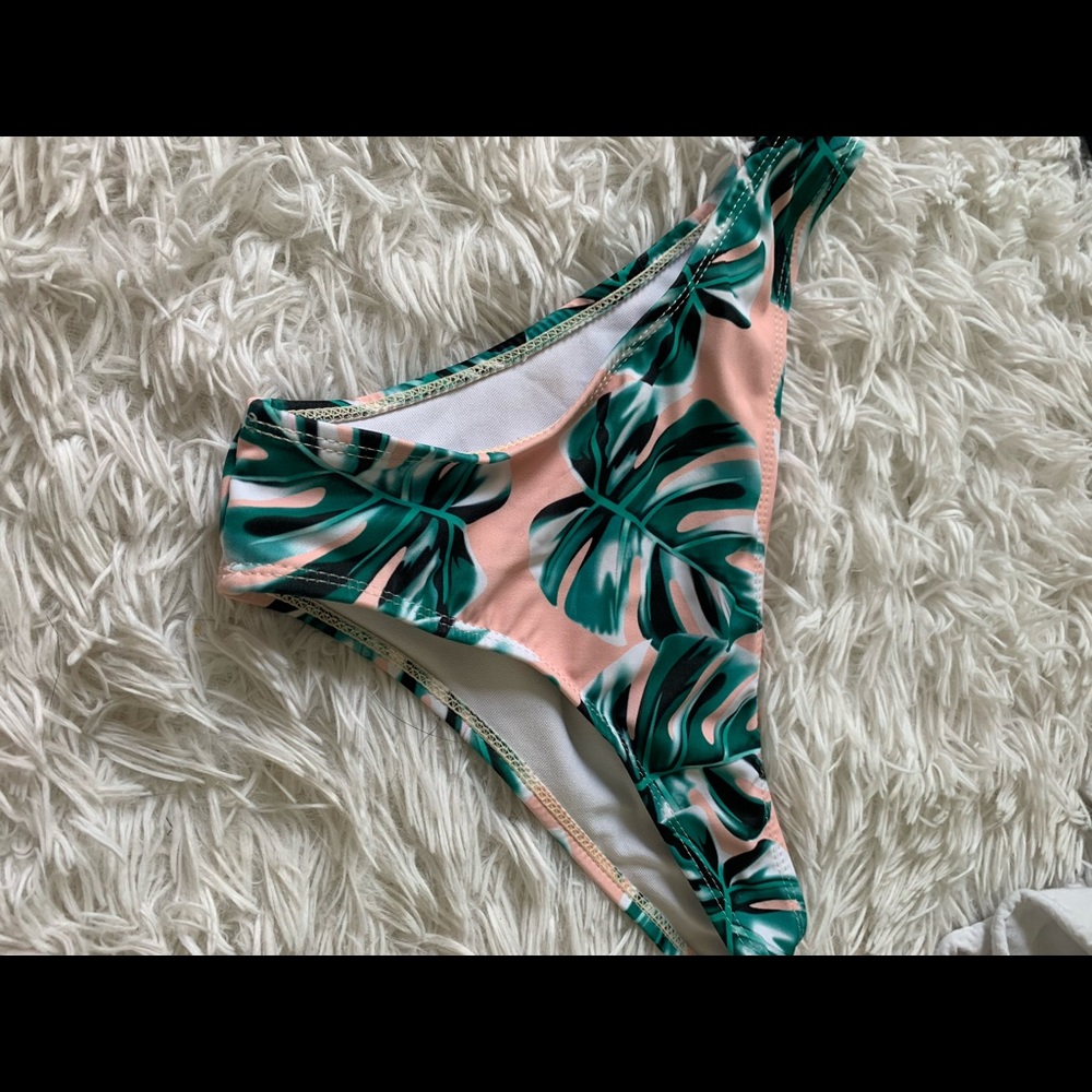 Bikini bottoms